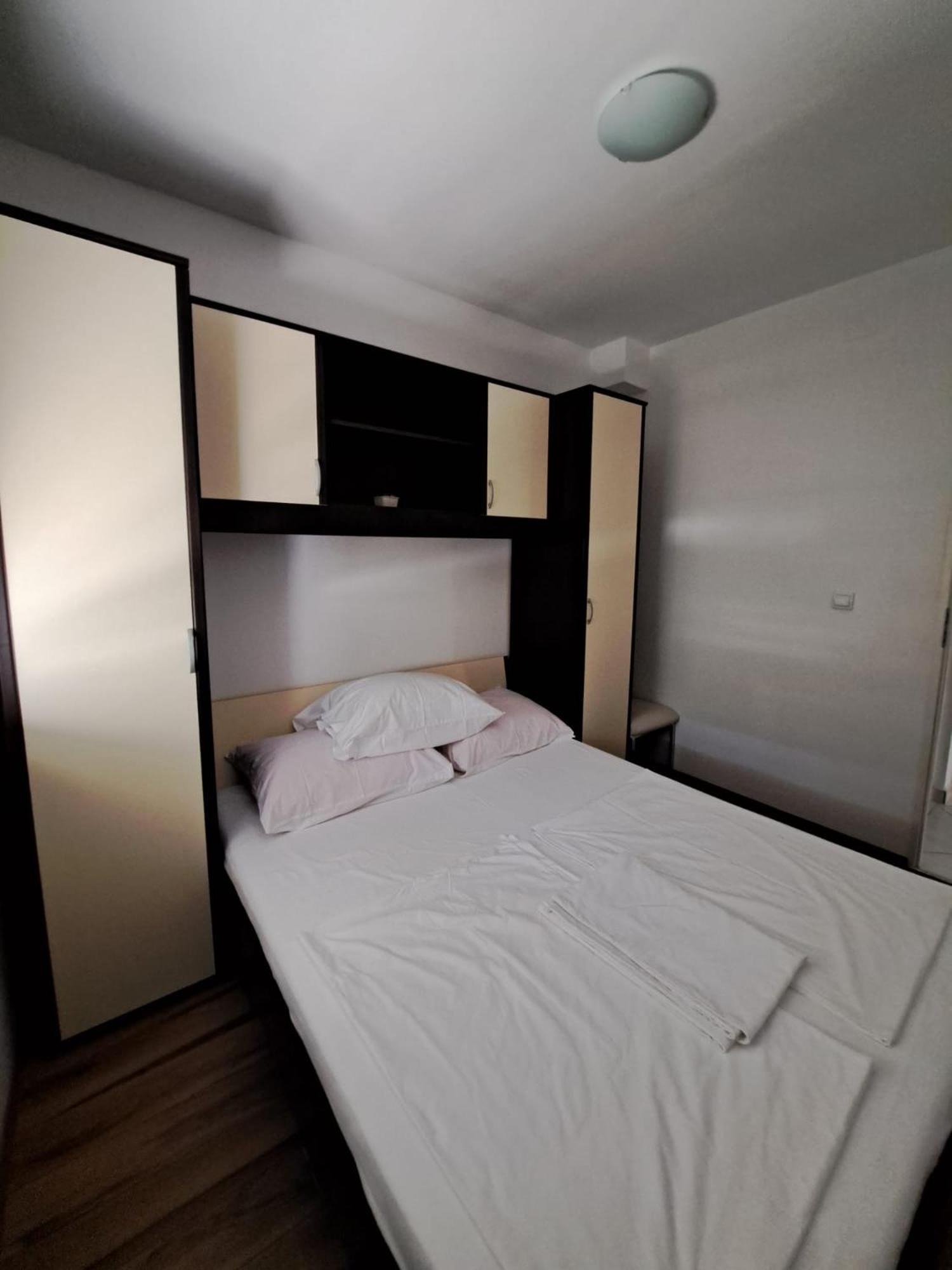 Apartments Maretic 曼德雷 外观 照片